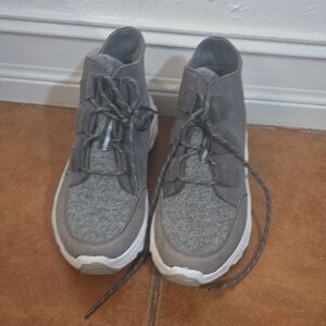 Sorel Gray and White Sneakers with Modern Sporty Design